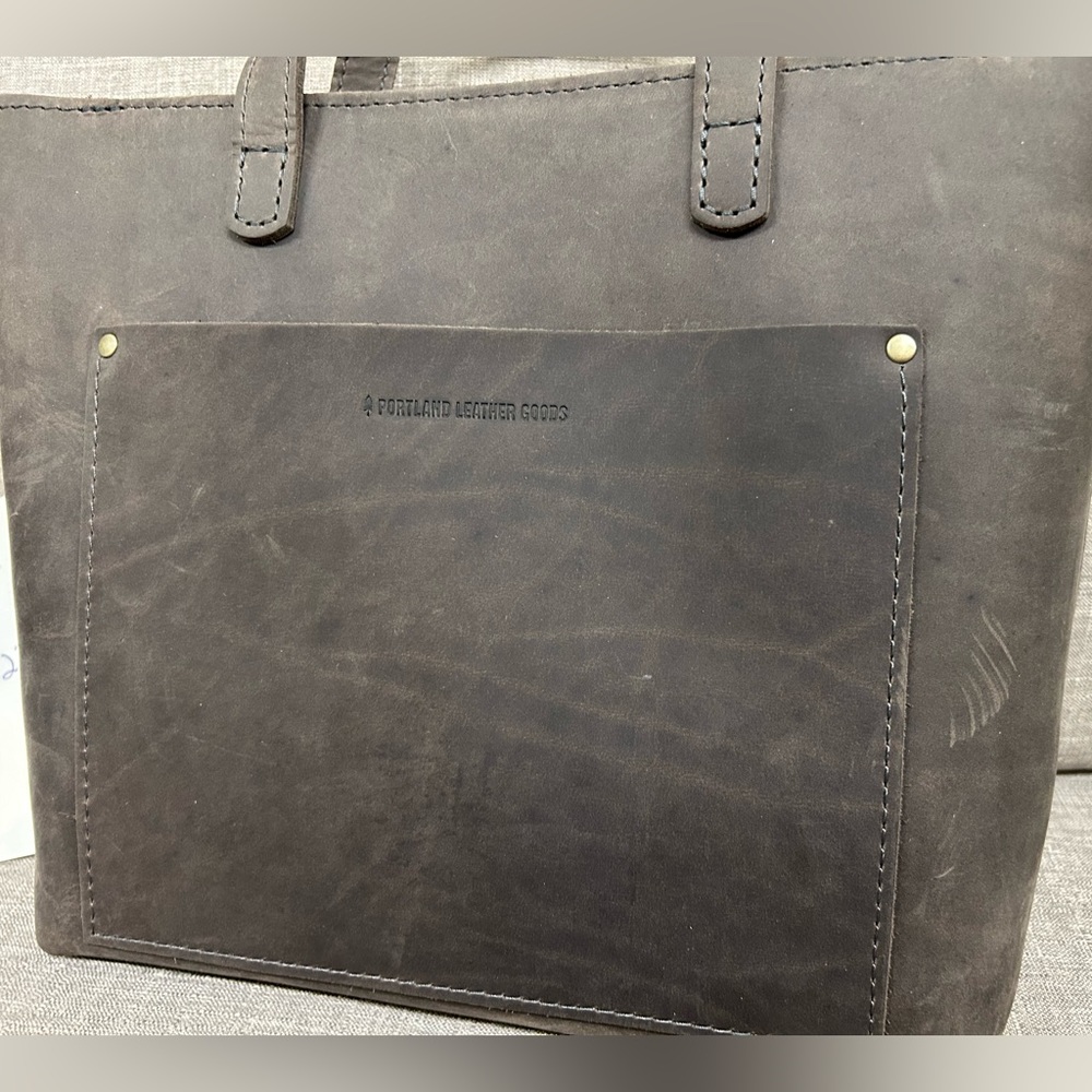 GROUPIE GREY Portland Leather Goods Medium Zipper Crossbody BNNU - Picture 2 of 5